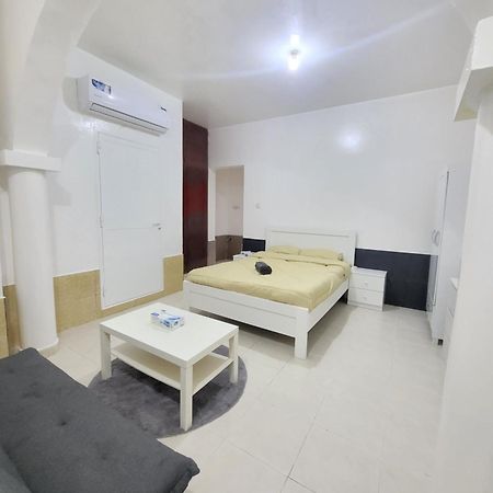 Corniche Full Studio Apartment Abu Dhabi Bagian luar foto