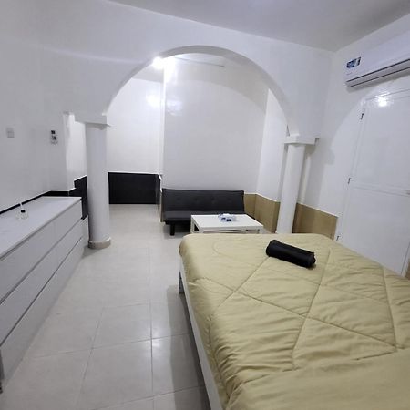Corniche Full Studio Apartment Abu Dhabi Bagian luar foto
