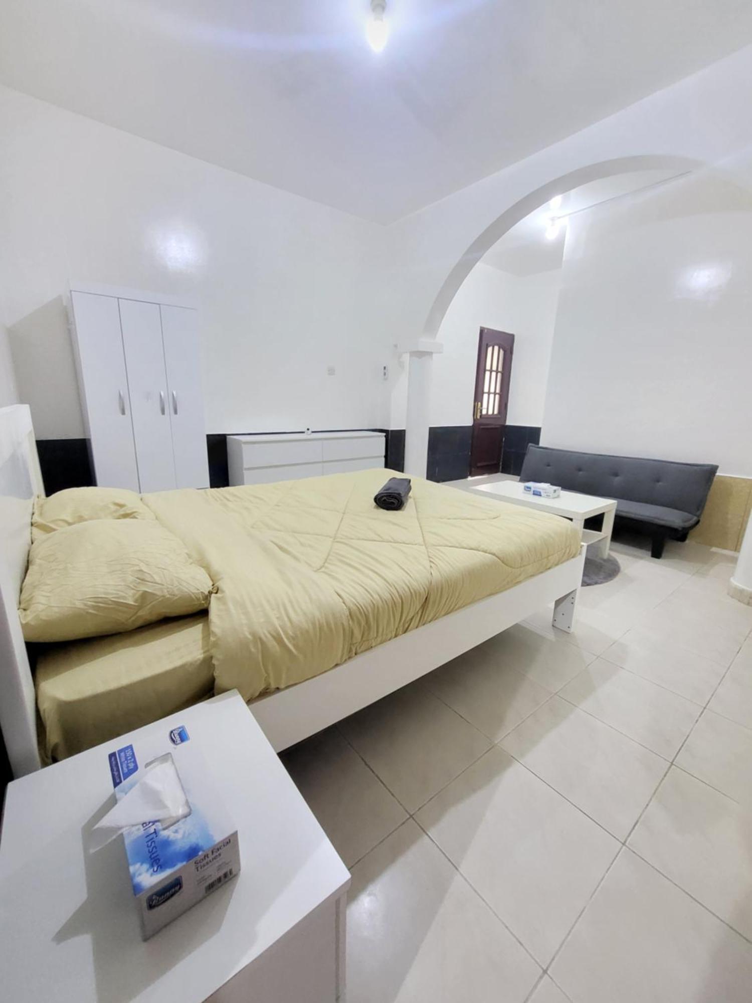 Corniche Full Studio Apartment Abu Dhabi Bagian luar foto
