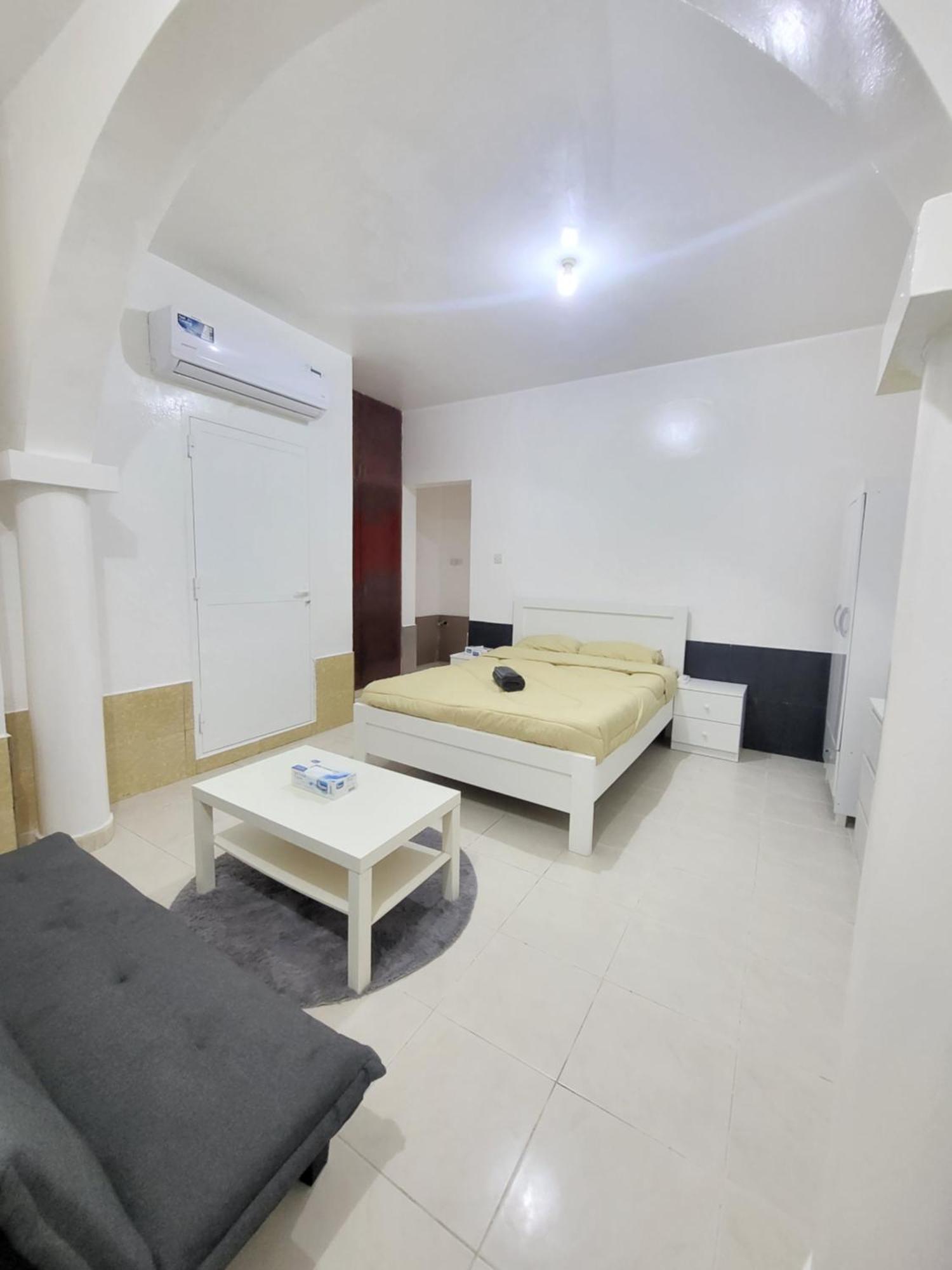 Corniche Full Studio Apartment Abu Dhabi Bagian luar foto