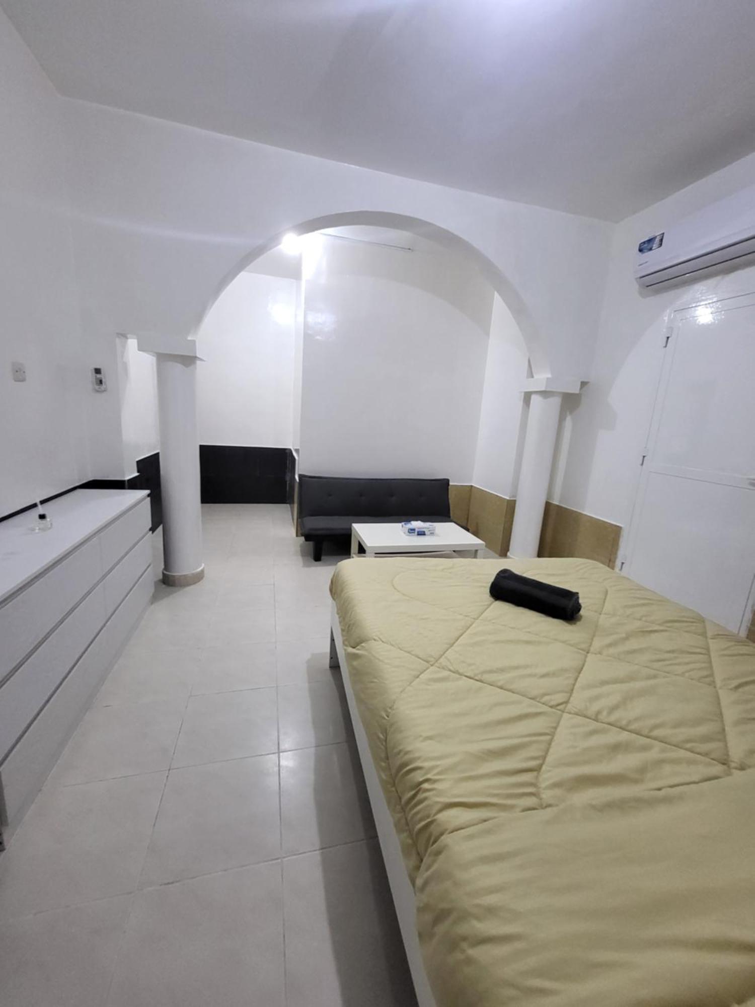 Corniche Full Studio Apartment Abu Dhabi Bagian luar foto