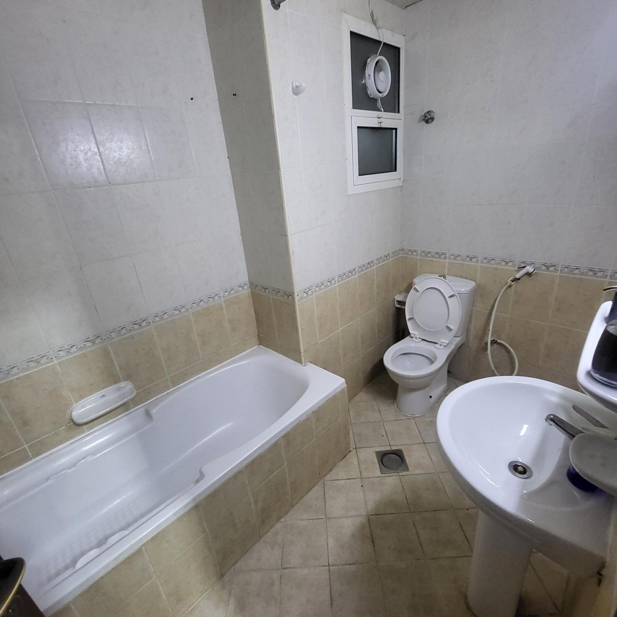 Corniche Full Studio Apartment Abu Dhabi Bagian luar foto